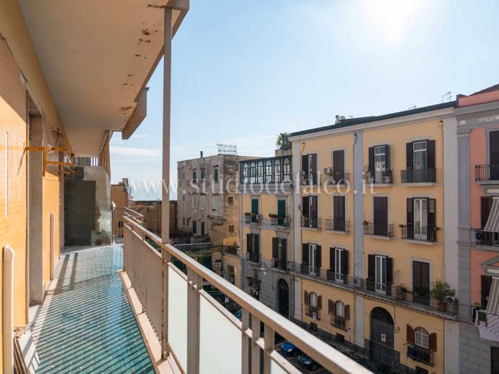 Appartamento trilocale in vendita in Piazza Gesù e Maria, Monte Santo, Napoli
