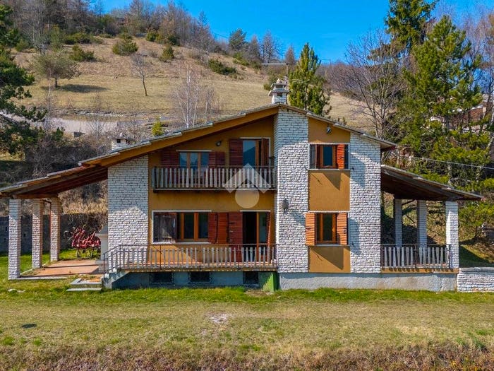 Casa con 6 locali in vendita in Via Monte Loffa, Sant'Anna d'Alfaedo