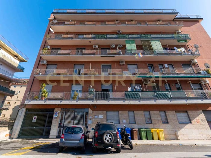 Appartamento con 6 locali in vendita in Via dei Piccioni, Ballo Cibele, Catania