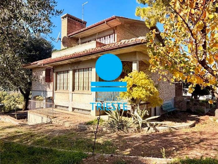 Casa con 6 locali in vendita in Mombaroccio