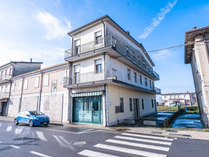 Casa con 6 locali in vendita in Piazza Vittorio Veneto, Mezzogoro, Codigoro