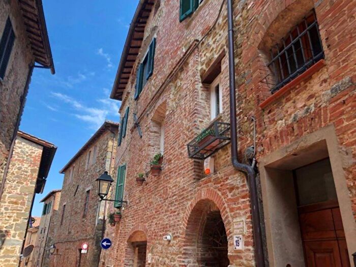 Appartamento trilocale in vendita in Via degli Etruschi snc, Centro, Paciano