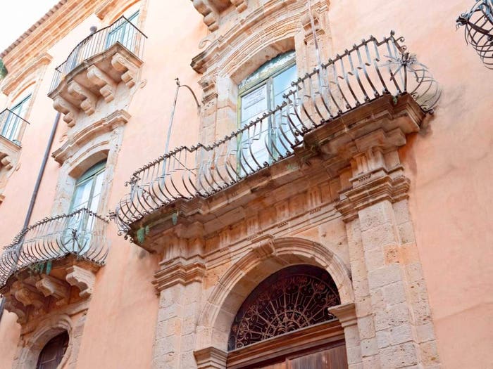 Appartamento con 5 locali in vendita in Via San Bonaventura, Centro, Caltagirone