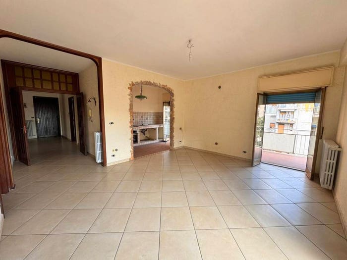 Appartamento con 5 locali in vendita in Via Palazzotto, Gioeni, Catania