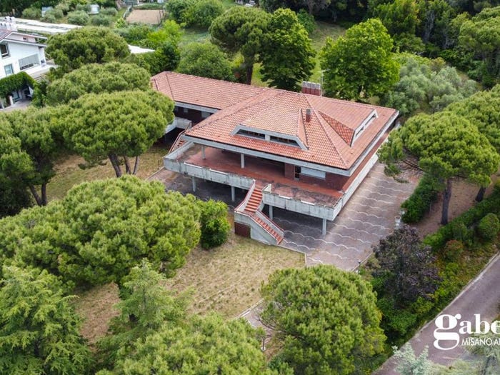 Casa con 6 locali in vendita in via del Pettirosso, Ledimar Baratoff, Pesaro