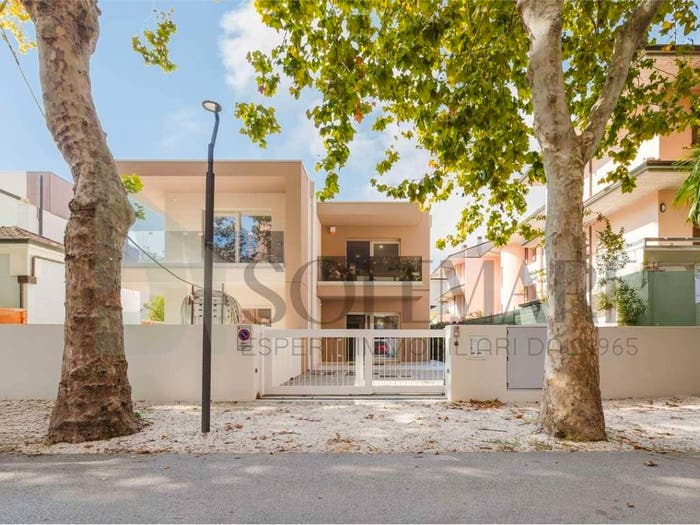 Casa quadrilocale in vendita in Via Fratelli Sintoni, Cesenatico Levante, Cesenatico