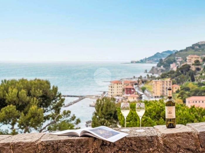 Appartamento bilocale in vendita in Via del Monastero, Porto Maurizio, Imperia