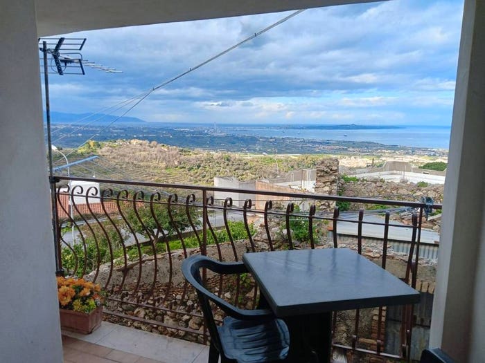 Casa bilocale in vendita in Via Nemi, Centro, Valdina