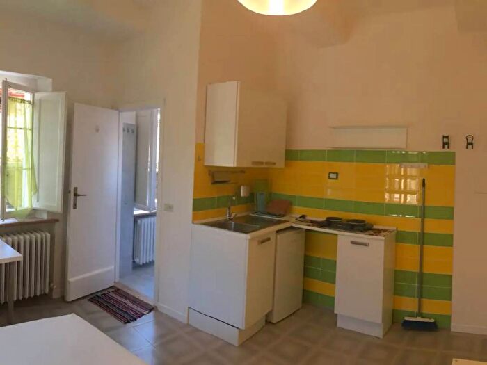 Casa con 5 locali in vendita in VIA BUDASSI, Centro, Urbino