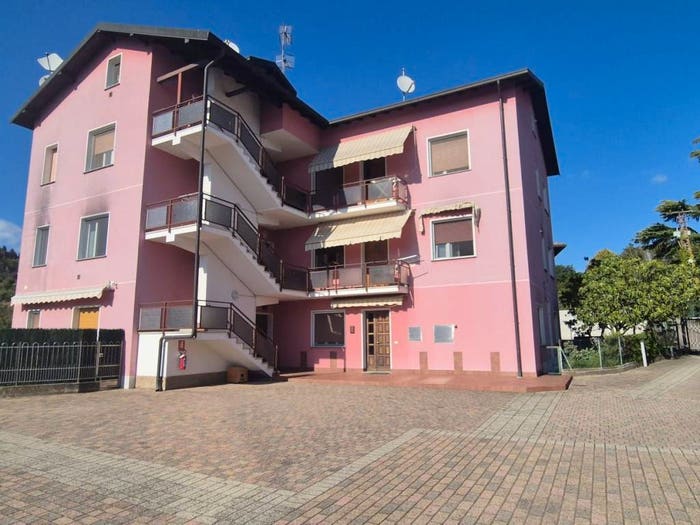 Appartamento trilocale in vendita in Viale Varese, Viggiù