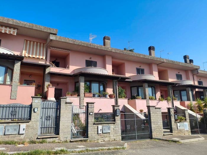 Casa con 6 locali in vendita in Via Giovanni Mosca, Vignanello