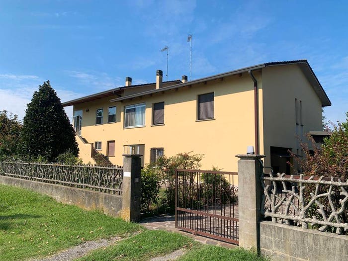 Casa con 6 locali in vendita in Via Daniele Manin, Centro, Molinella
