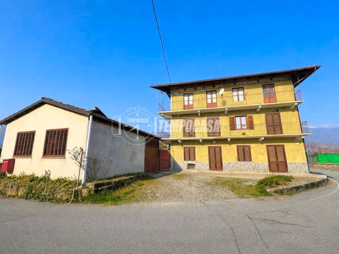 Casa con 5 locali in vendita in Frazione Chiagnotti, Forno Canavese
