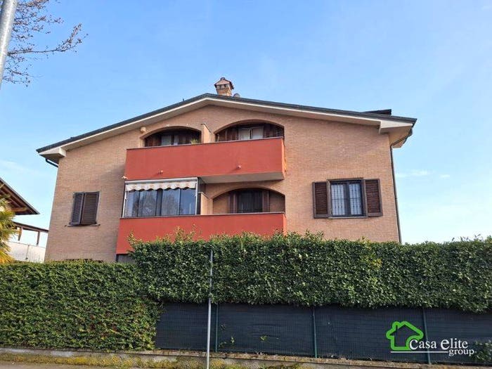 Appartamento trilocale in vendita in Via Libertà, Carpiano