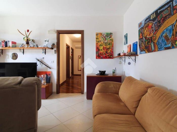 Appartamento trilocale in vendita in VIA MONTEZEBIO, Centro, Giulianova