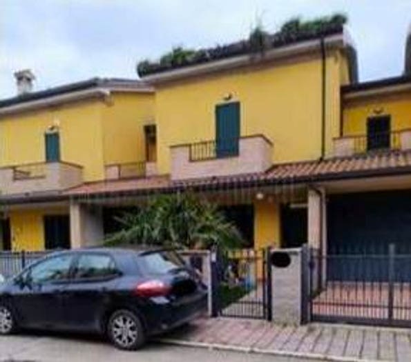 Casa trilocale in vendita in Via Pola, San Giuseppe, Comacchio