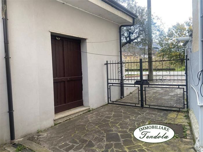 Casa con 6 locali in vendita in Casano Dogana Isola, Luni