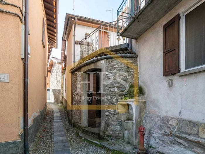 Appartamento trilocale in vendita in Via Gera, Breglia, Plesio