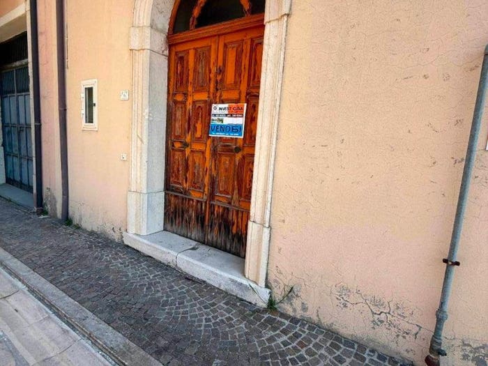 Appartamento con 6 locali in vendita in Via Beniamino Rotondi, Torre le Nocelle