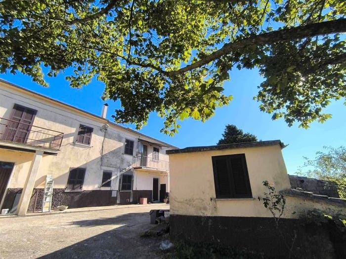 Casa con 6 locali in vendita in Centro, Montefiascone