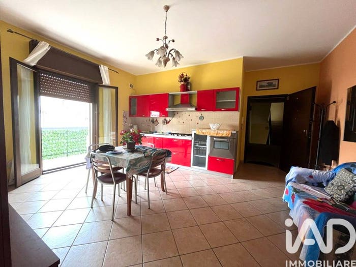 Appartamento quadrilocale in vendita in Viale Stazione, Gizzeria Lido, Gizzeria