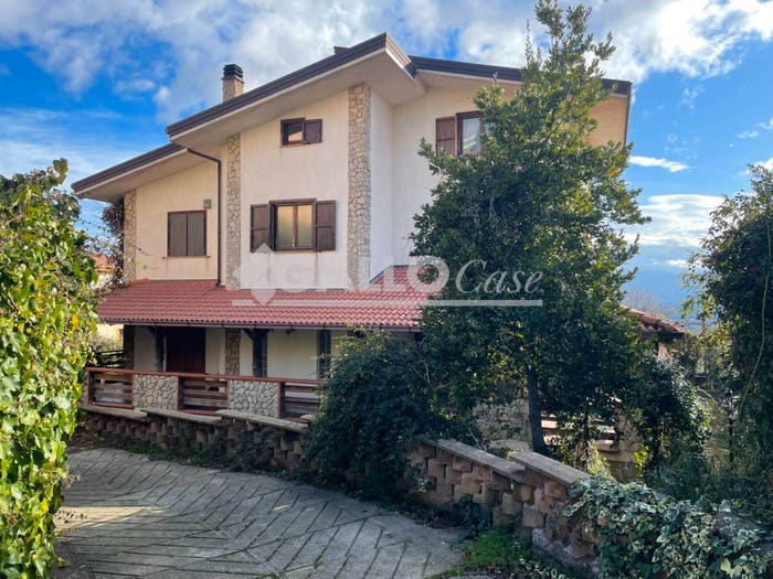 Casa con 6 locali in vendita in Via Fontanelle, Marano Principato