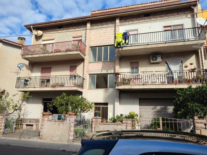 Appartamento trilocale in vendita in Via Domenico Azuni, Centro, Bosa