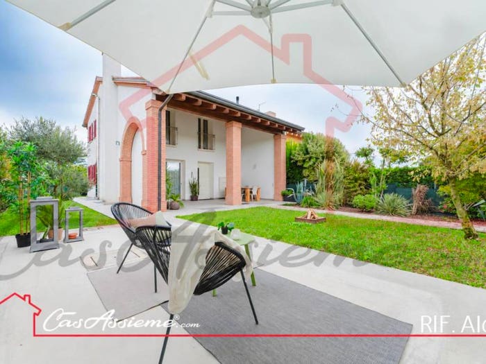 Casa con 5 locali in vendita in Via Cappuccini, Loria Bessica, Loria