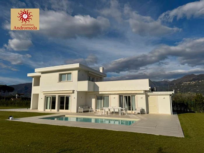 Casa con 6 locali in vendita in Via degli Olmi, Vaiana, Forte dei Marmi