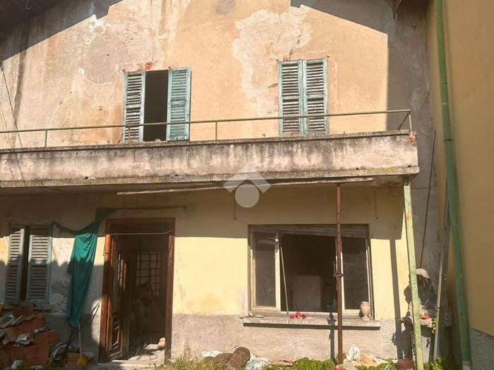 Casa con 6 locali in vendita in Via cavour, Rovellasca
