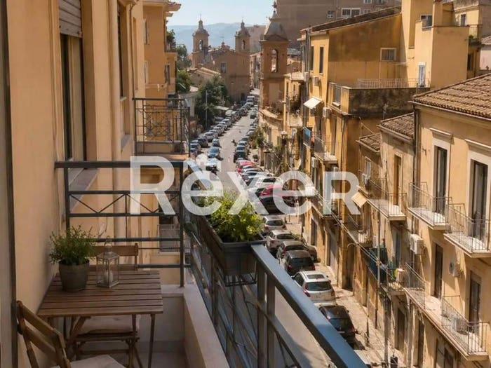 Appartamento con 5 locali in vendita in Via Giuseppe Garibaldi, Centro Storico, Agrigento
