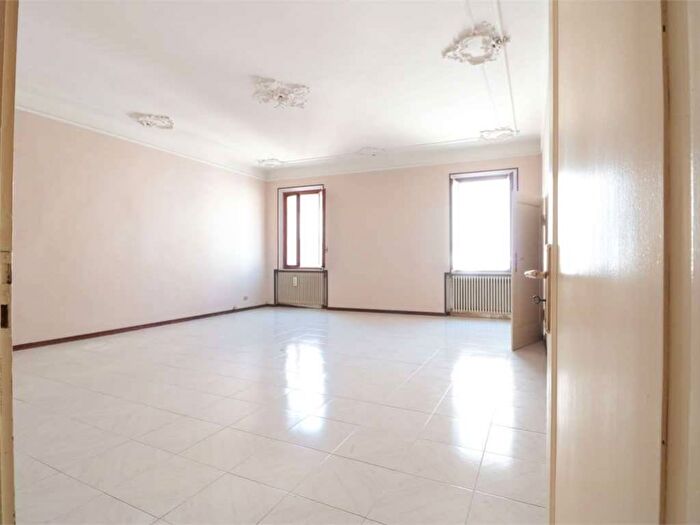 Appartamento quadrilocale in vendita in corso alberto pio, Centro Storico, Carpi