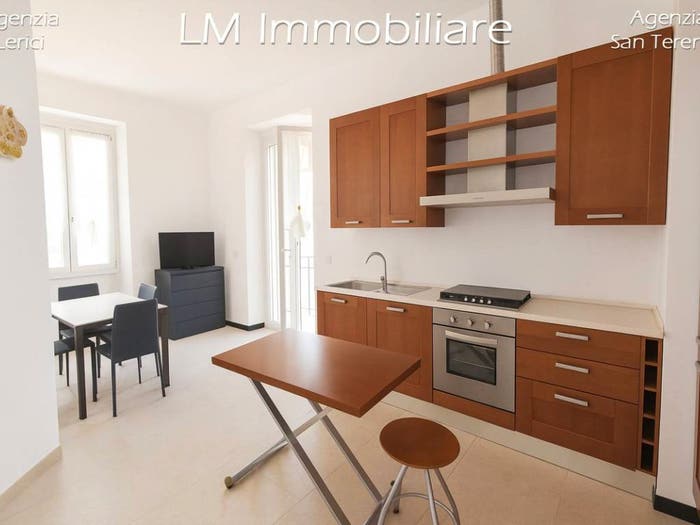 Appartamento quadrilocale in vendita in Via Generale Ferrari, Lerici Paese, Lerici
