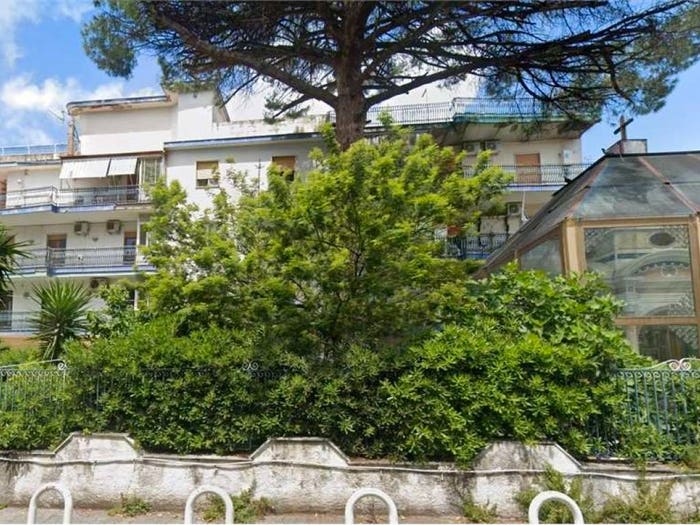 Appartamento con 6 locali in vendita in Via Villa Bisignano, Barra, Napoli