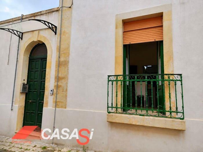 Casa con 5 locali in vendita in Via Santa Lucia, Centro, Minervino di Lecce