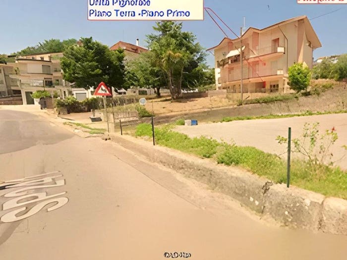 Appartamento con 6 locali in vendita in Via Eugenio Altomare B Rogliano CS Italia, Centro, Rogliano
