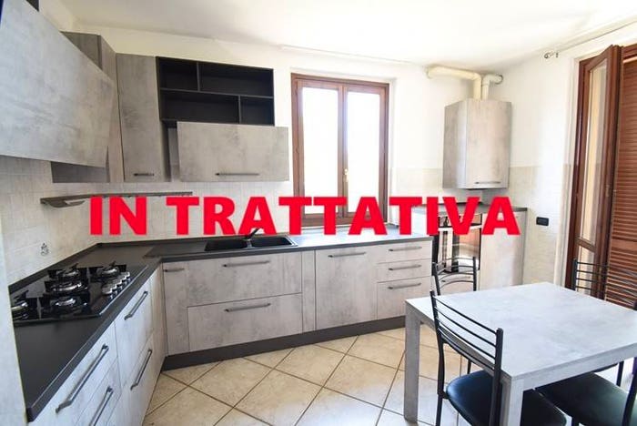Appartamento trilocale in vendita in Via dell'Artigianato, Centro, Osnago