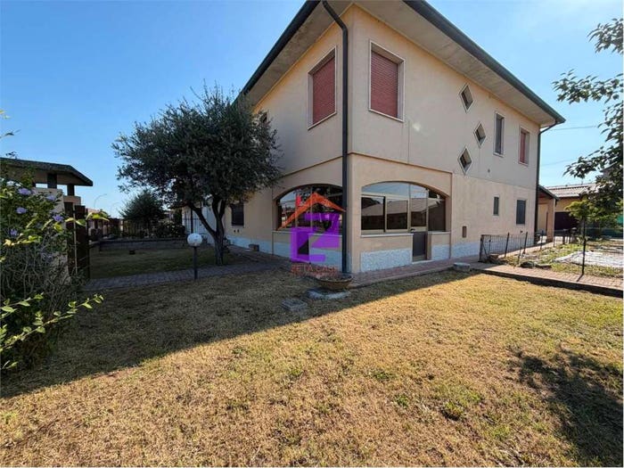 Casa quadrilocale in vendita in Via G Mameli, Coniolo, Orzinuovi
