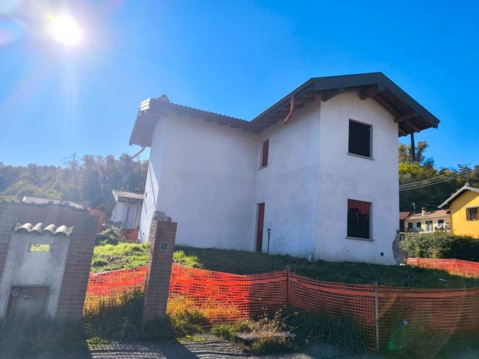 Casa quadrilocale in vendita in Via Principale, Centro, Comignago