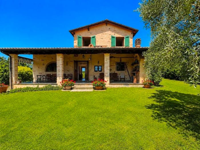 Casa con 6 locali in vendita in Via Santa Lucia, Camaiore Paese, Camaiore