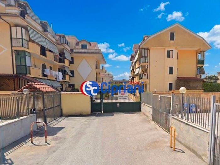 Appartamento trilocale in vendita in Via Spazzilli, Monaci, Giugliano in Campania