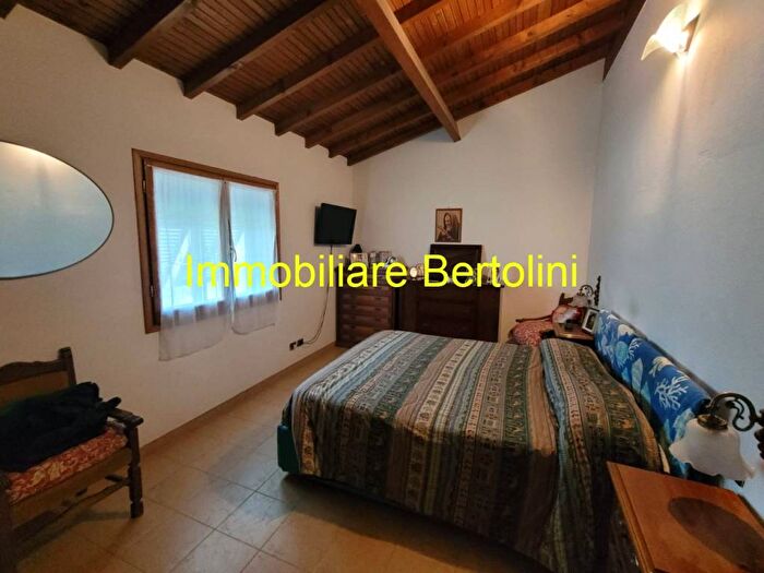 Casa quadrilocale in vendita in Via Tornatore Monsignore Bartolomeo, Dolceacqua