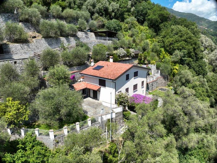 Casa con 6 locali in vendita in Via Vittorio Veneto, Rivarola, Carasco