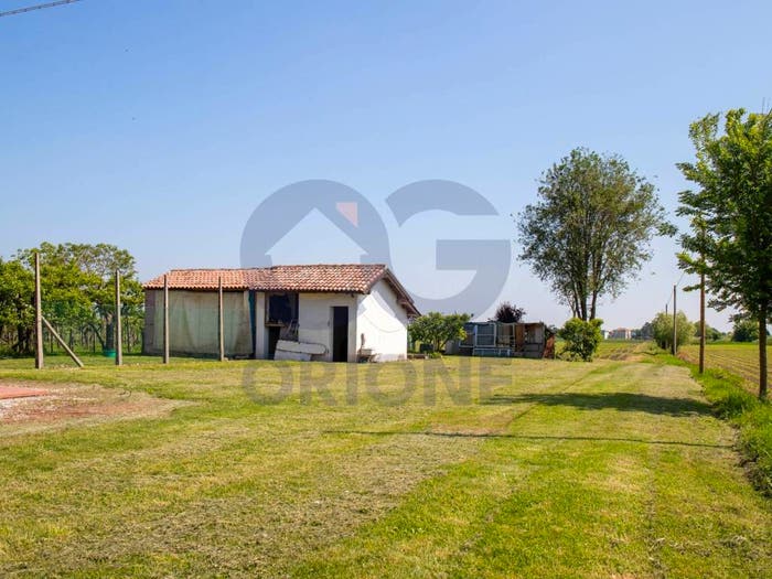Casa quadrilocale in vendita in Argine di Confine Luia, Bondeno