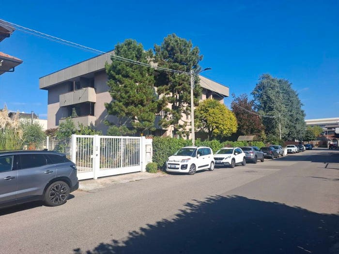 Appartamento trilocale in vendita in Via Lombardia, San Bernardino, Legnano