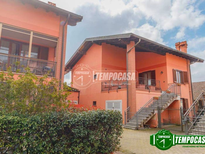 Appartamento quadrilocale in vendita in Via Laghetto Turago Bordone, Giussago