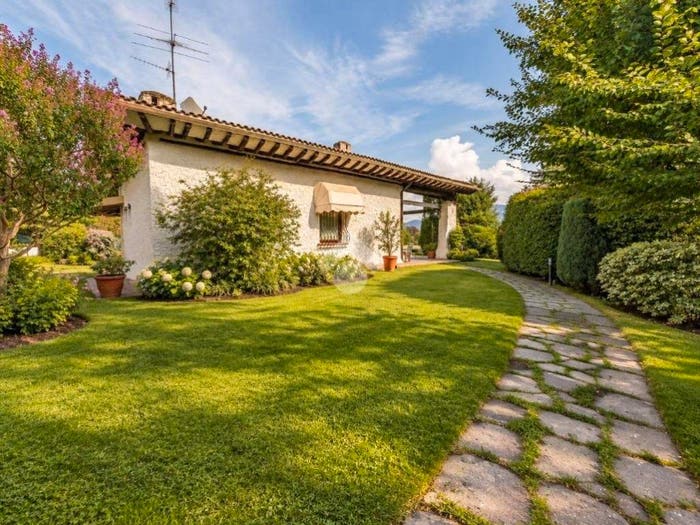 Casa con 5 locali in vendita in Via Colombo, Centro, Ranica