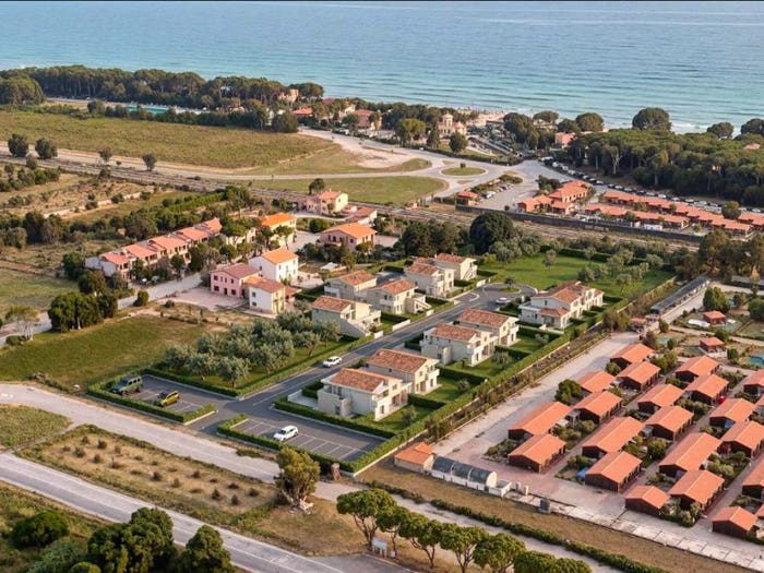 Appartamento quadrilocale in vendita in Strada Provinciale Aurelia Vecchia, Area Rurale Poggio Tre Cancelli, Follonica