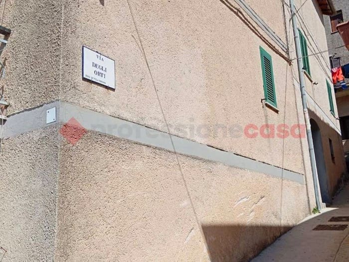 Casa trilocale in vendita in Via Degli Orti, Centro, Carsoli