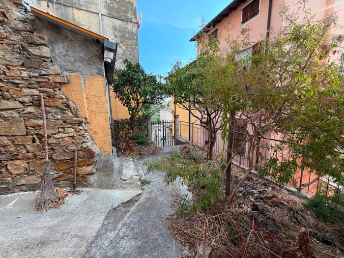 Casa quadrilocale in vendita in Via Rambaldi, Foce Semeria, Sanremo